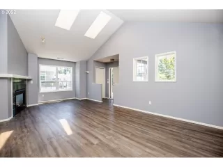 Photo #6: 22180553 Listing