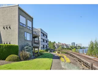 Photo #4: 221808016 Listing 