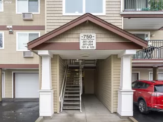 Photo #2: 22181549 Listing