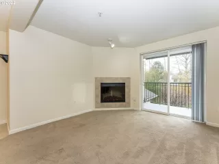 Photo #4: 22181549 Listing