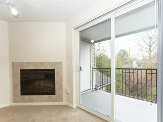 Photo #5: 22181549 Listing