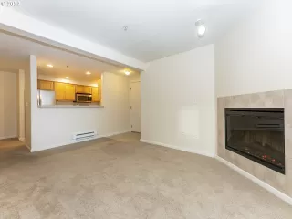 Photo #6: 22181549 Listing