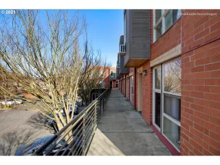 Photo #2: 22182294 Listing 