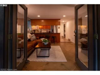 Photo #3: 22182299 Listing 