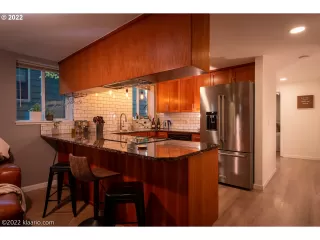 Photo #5: 22182299 Listing 