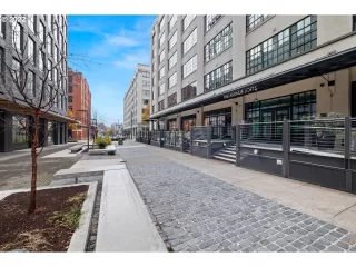 Photo #1: 22182473 Listing 