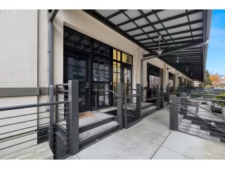 Photo #2: 22182473 Listing 