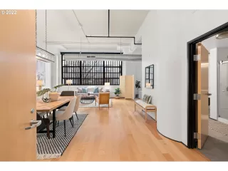 Photo #4: 22182473 Listing 