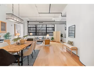 Photo #5: 22182473 Listing 