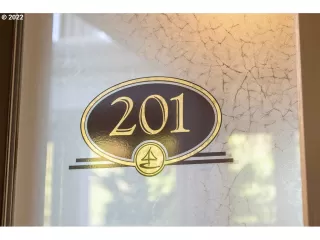 Photo #3: 22182489 Listing 