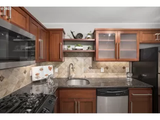 Photo #4: 22182675 Listing 