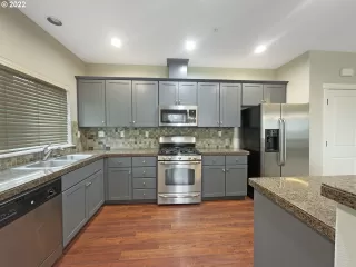 Photo #6: 22182755 Listing 