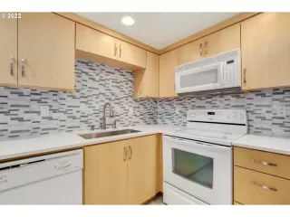 Photo #3: 22183738 Listing 