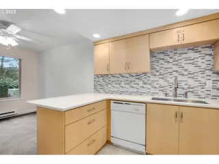 Photo #4: 22183738 Listing 