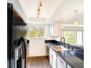 Photo #5: 22184330 Listing 