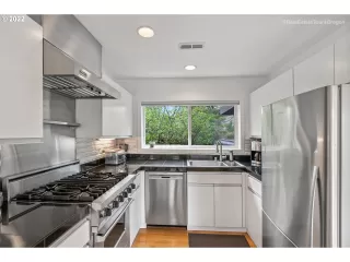 Photo #4: 22184832 Listing 