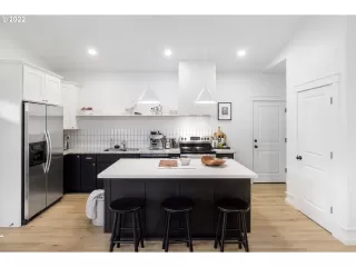 Photo #2: 22185538 Listing