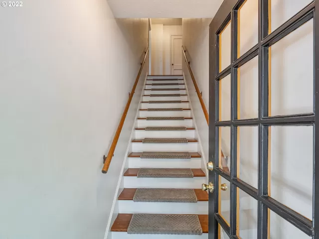 MLS: 22185693 Condo For Sale