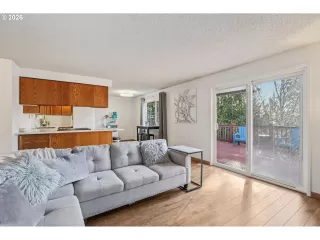 Photo #3: 221857053 Listing 