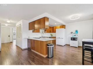 Photo #4: 221857053 Listing 