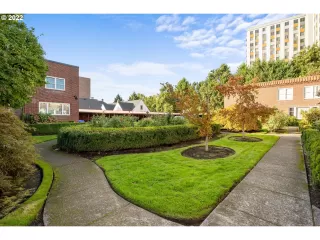 Photo #4: 22185708 Listing