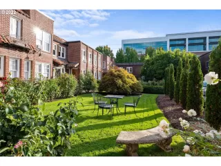 Photo #6: 22185708 Listing