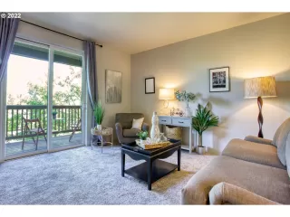 Photo #6: 22185835 Listing