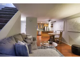 Photo #4: 22185911 Listing