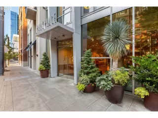 Photo #1: 22186325 Listing 