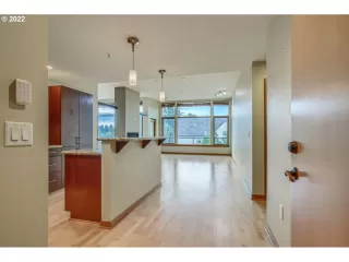 Photo #2: 22187197 Listing