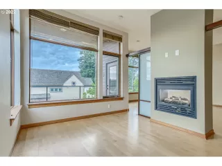 Photo #5: 22187197 Listing