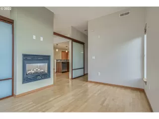 Photo #6: 22187197 Listing