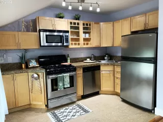 Photo #5: 22187206 Listing