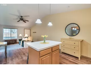 Photo #5: 22187580 Listing 