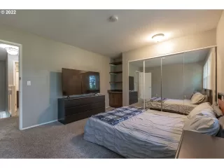 Photo #2: 22188228 Listing