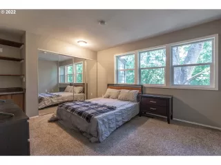 Photo #4: 22188228 Listing