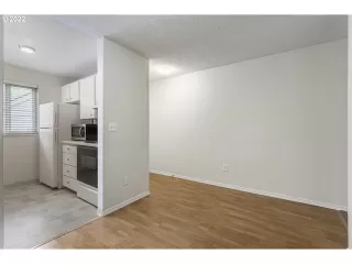 Photo #4: 22188448 Listing 