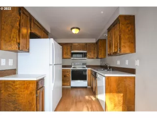 Photo #6: 22188752 Listing