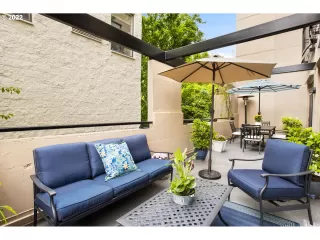 Photo #5: 22189031 Listing