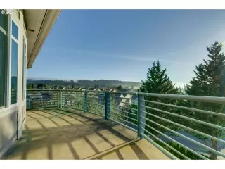 Photo #4: 22189195 Listing