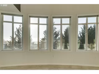 Photo #5: 22189195 Listing