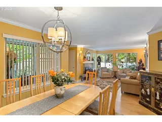 Photo #5: 22189512 Listing