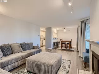 Photo #2: 22190438 Listing