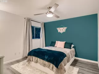 Photo #4: 22190438 Listing