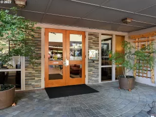 Photo #2: 22190563 Listing