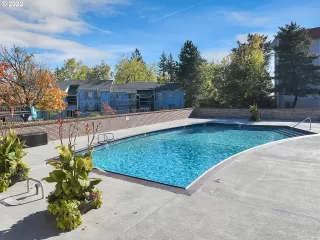 Photo #4: 22190563 Listing