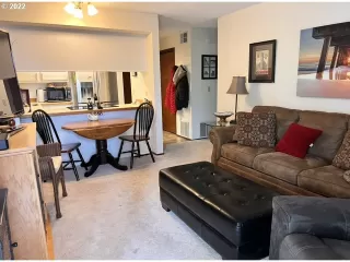 Photo #2: 22190941 Listing