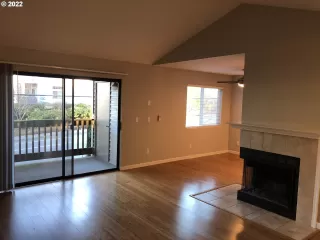 Photo #2: 22191919 Listing