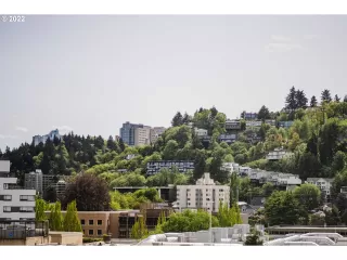 Photo #6: 22192483 Listing