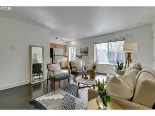 Photo #5: 22192591 Listing 